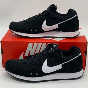 Nike Venture Runner